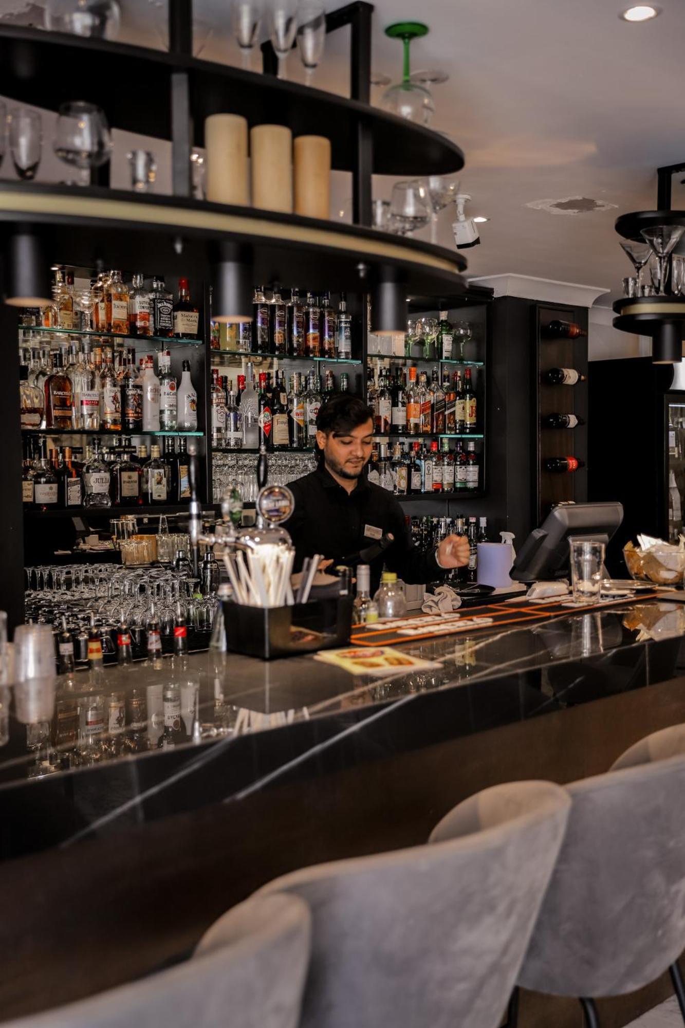 Soreda Hotel Кавра Екстериор снимка