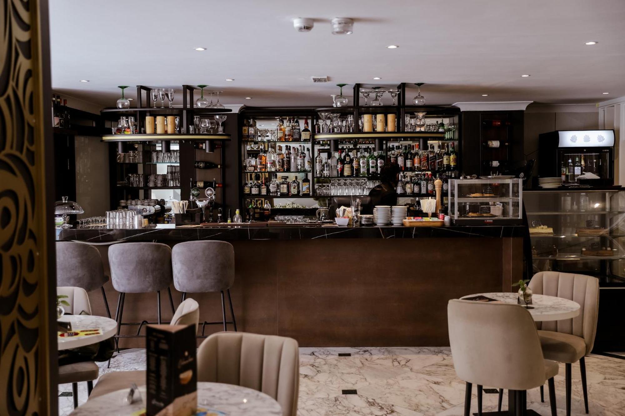 Soreda Hotel Кавра Екстериор снимка