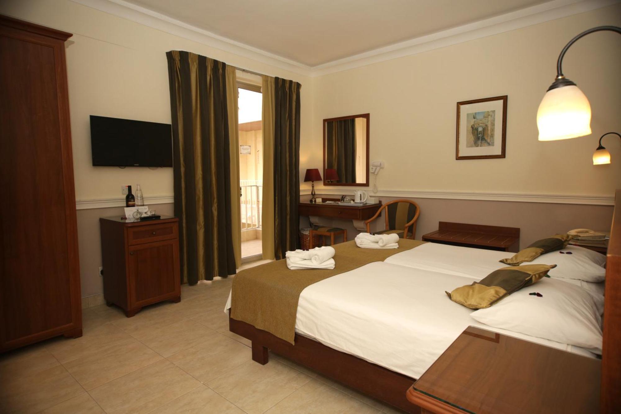 Soreda Hotel Кавра Екстериор снимка