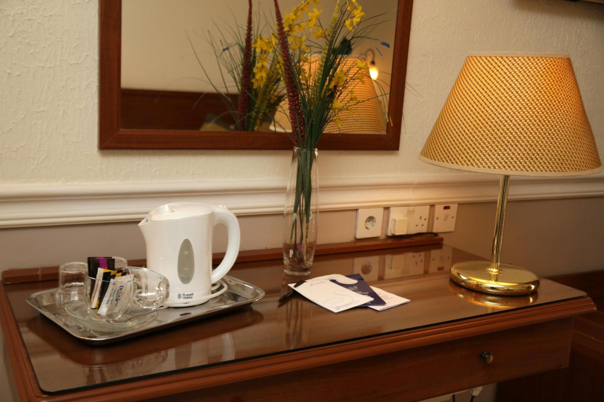Soreda Hotel Кавра Екстериор снимка
